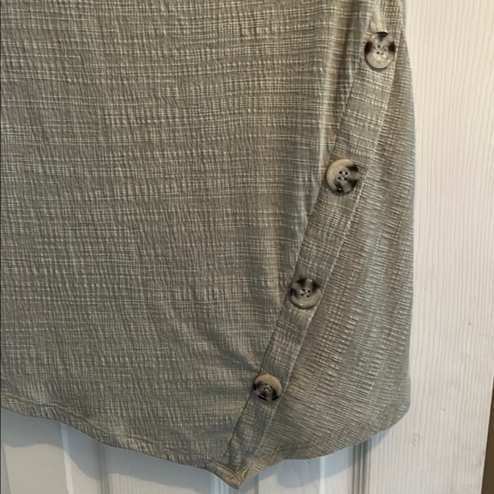 Gray Button-Detail Top - Picture 3 of 4